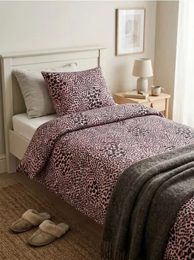 Set posteljine s motivom srca u leopard print stilu