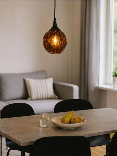 Retro viseća plafonska lampa sa staklenim sjenilom