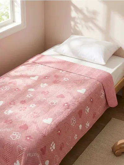 Prekrivač za krevet s motivom mačke