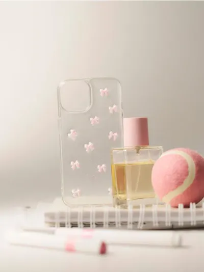 Futrola za iPhone 15 s motivom mašne