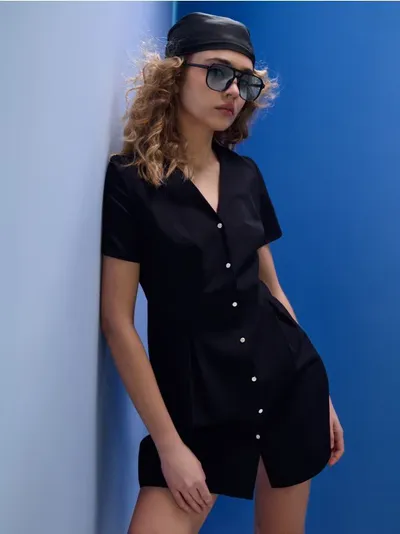 Klasična mini haljina s viskozom i dodatkom lana
