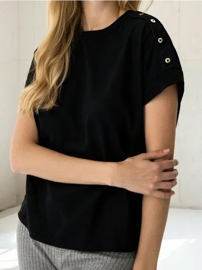 Bluza s ukrasnim dugmadima