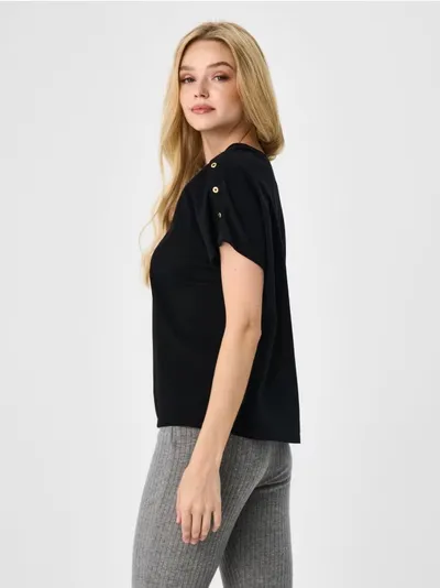 Bluza s ukrasnim dugmadima