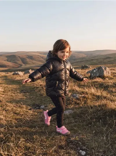 Kviltana puffer jakna sa kapuljačom