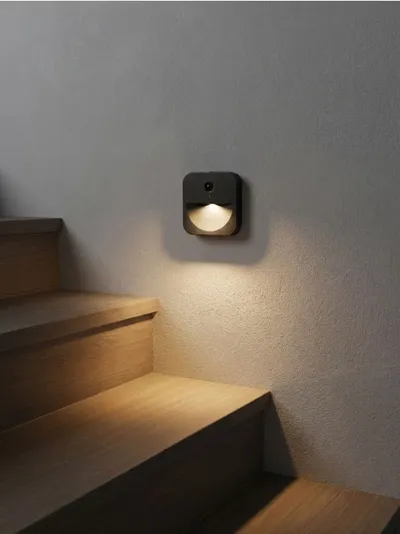 Zidna LED lampica sa senzorom pokreta