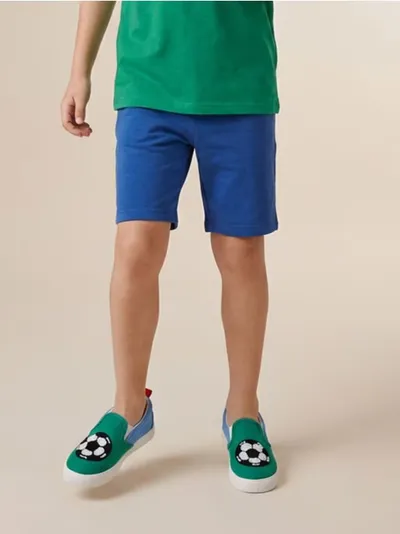 Slip-on patike s 3D aplikacijom