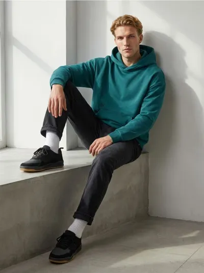 Udobna hoodie dukserica sa vezom