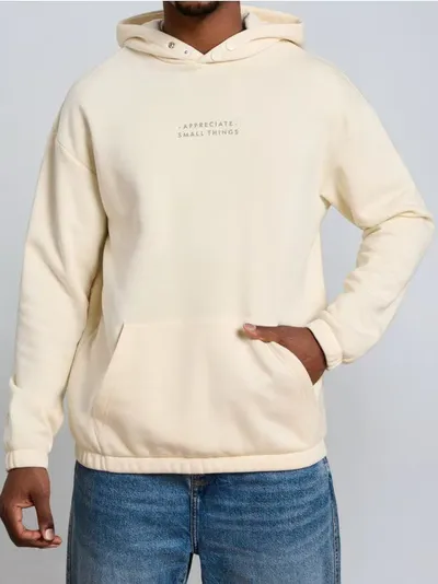 Hoodie s natpisom