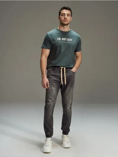 Jogger pantalone slim fit kroja