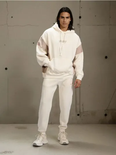 Hoodie s natpisom