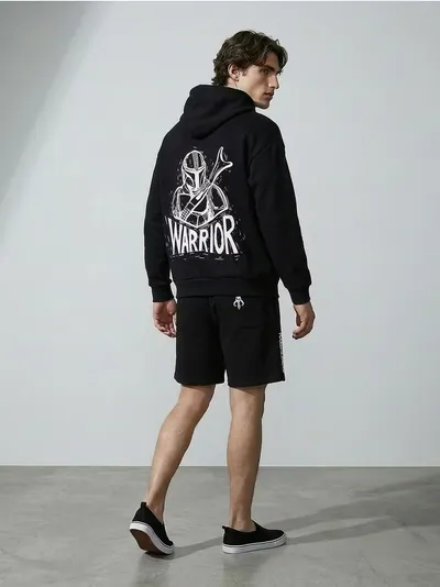 Hoodie s printom The Mandalorian