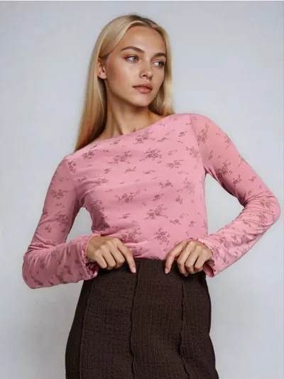 Bluza s uzorkom i ukrasnim naborima