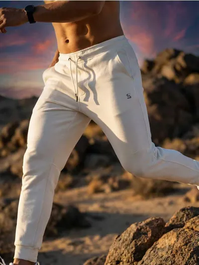 Tapered fit pantalone SNSY PERFORMANCE