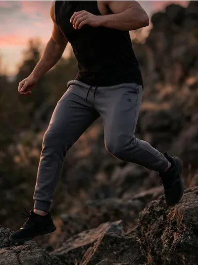 Tapered fit pantalone SNSY PERFORMANCE