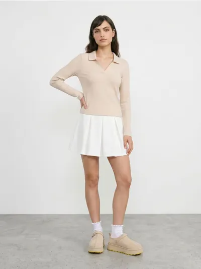 Rebrasta bluza s dugim rukavima i kragnom