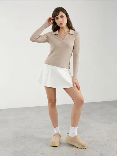 Rebrasta bluza s dugim rukavima i kragnom