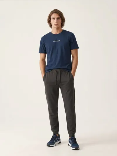 Jogger pantalone slim fit kroja