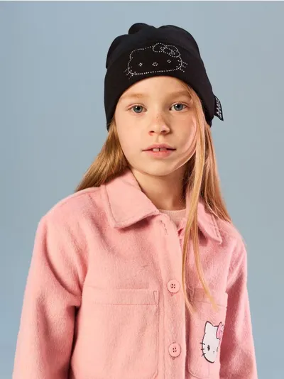 Rebrasta kapa s aplikacijom od cirkona Hello Kitty