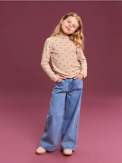Wide leg džins pantalone s dekorativnim vezom