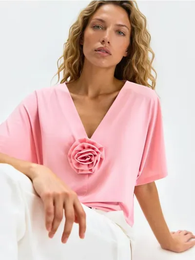 Bluza s kimono rukavima i 3D ružom