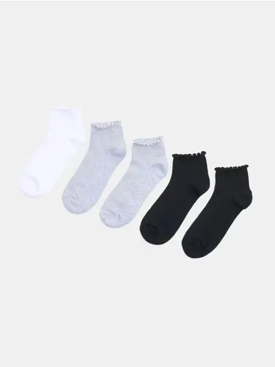 Rebraste čarape s volanom 4 pack