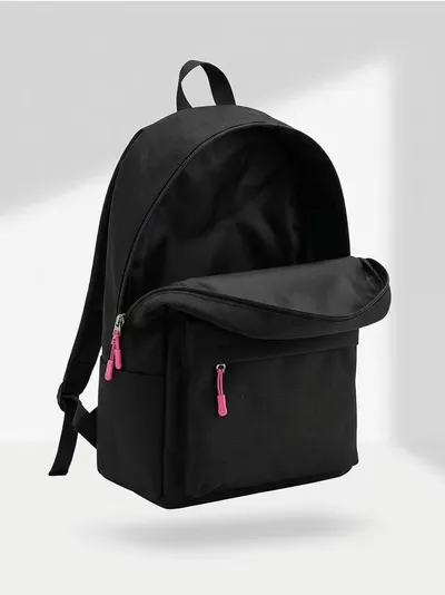 Ranac sa natpisom GRL PWR i roze rajsevima