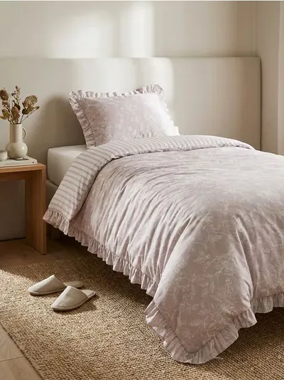BEDCLOTHES