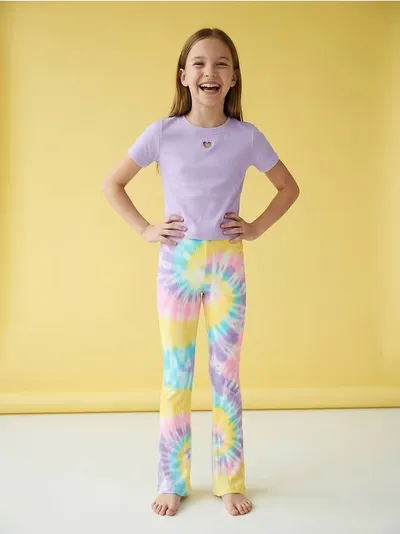Rebraste helanke s tie-dye motivom