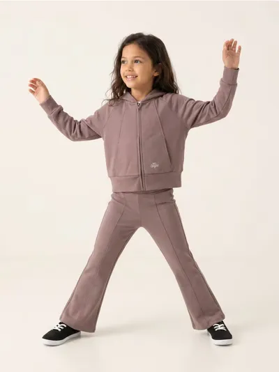Flare pantalone sa dodatkom viskoze Active