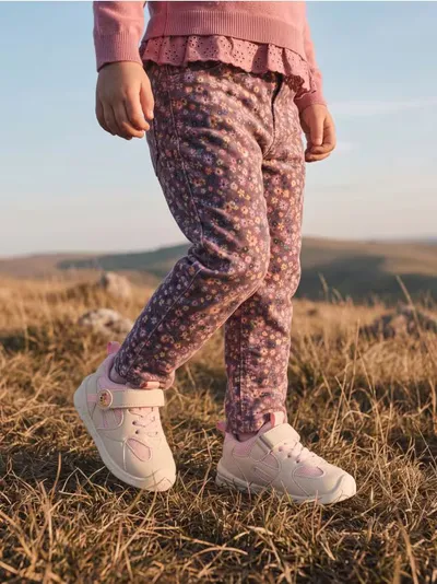 Patike s kožnim uloškom s certifikatom „ZDRAVA STOPALA“