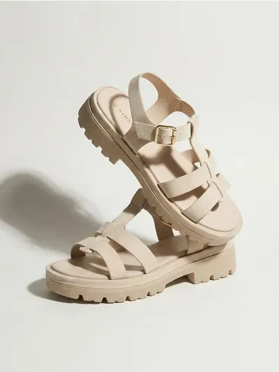Sandale od imitacije kože na platformu