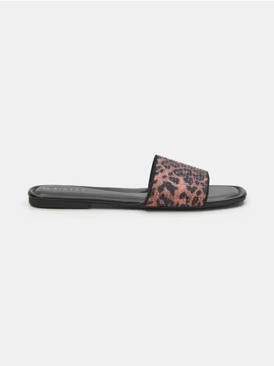 Ravne papuče s leopard printom i dekorativnim nitnama