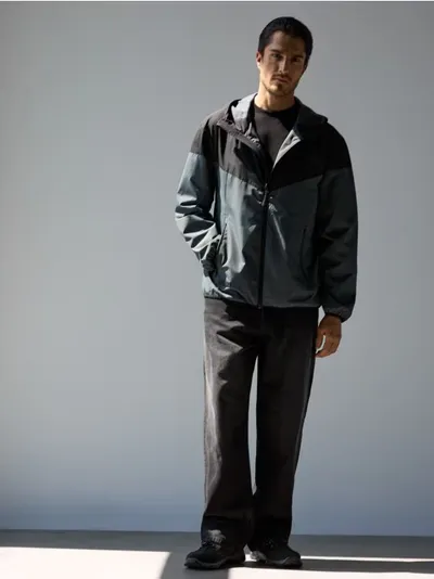 Laka jakna windbreaker sa kapuljačom