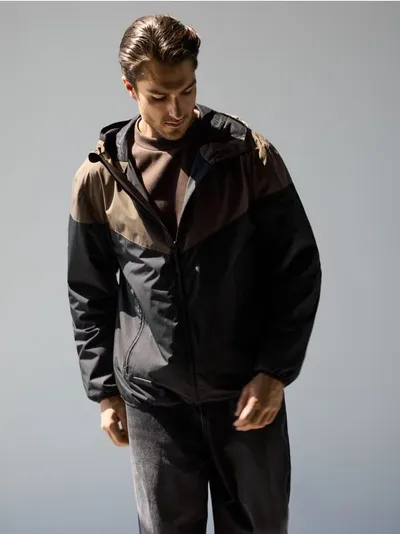 Laka jakna windbreaker sa kapuljačom