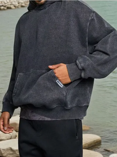 Hoodie sa efektom pranja