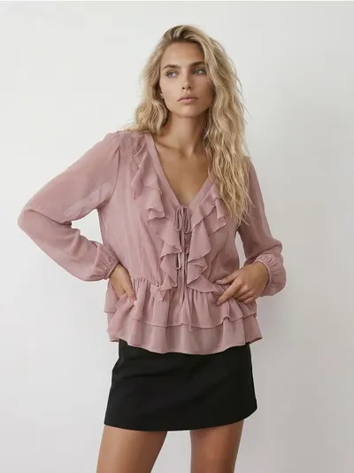 Bluza s karnerima i vezanjem