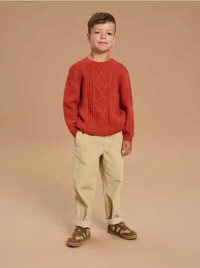 Pantalone s elastičnim pojasom