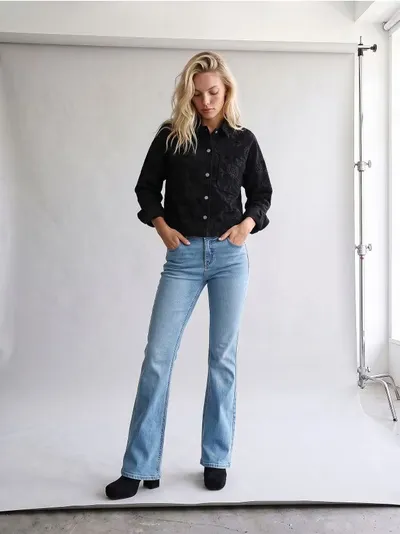 Flare low waist farmerke sa spranim efektom