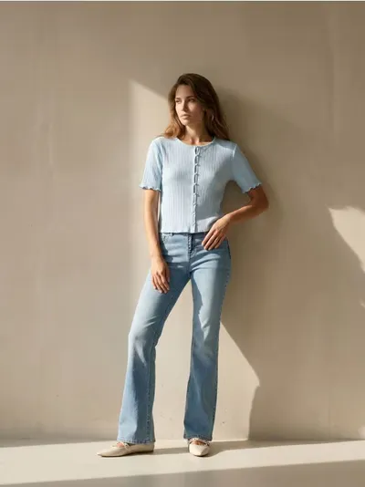 Flare low waist farmerke sa spranim efektom