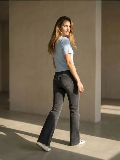 Flare low waist farmerke sa spranim efektom