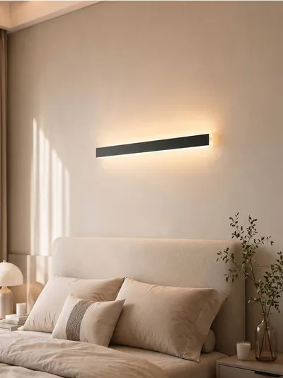 Linearna zidna LED lampa