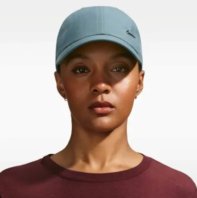 NIKE Kačket Dri Fit CLUB CAP UNSTUCTURED METAL SWOSH