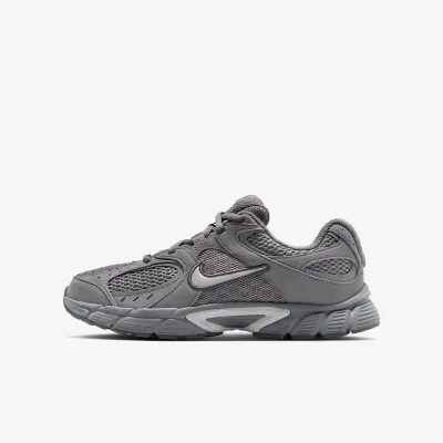 Dječije patike NIKE V5 RUNNR SUEDE