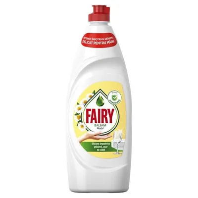FAIRY 650ml tečni deterdžent za posuđe Sensitive & Chamomile